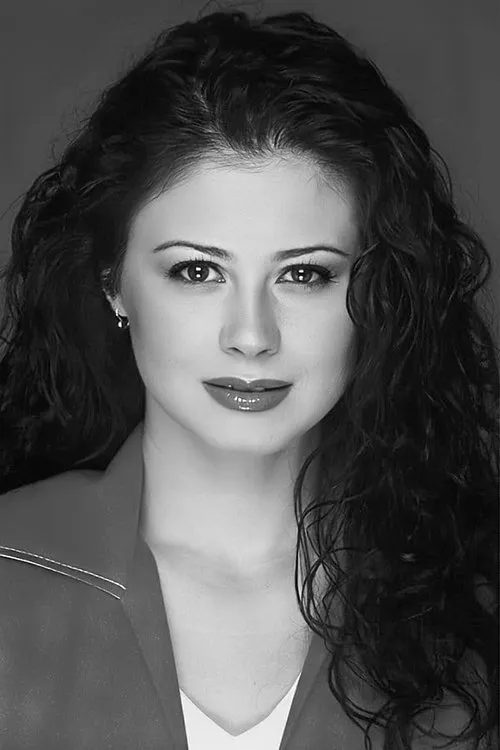 Corina Dănilă interpretando a Ileana