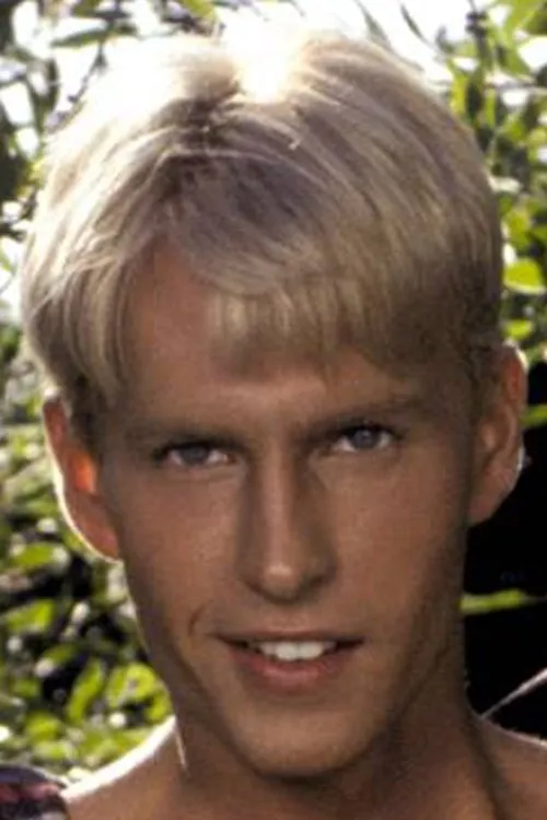 Cort Jensen interpretando a (archive footage)