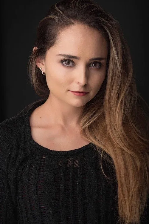 Julie Barzman ha trabajado con Courtney Alvarez en 1 ocasiones