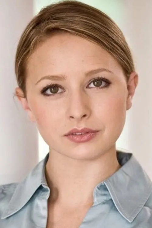 George Basil ha trabajado con Courtney Pauroso en 2 ocasiones