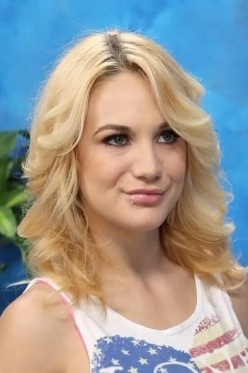 Courtney Shea interpretando a 