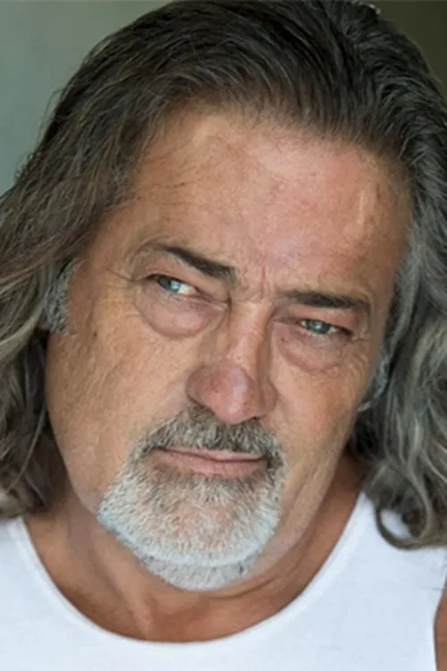 Creek Wilson interpretando a Mariner Ghost