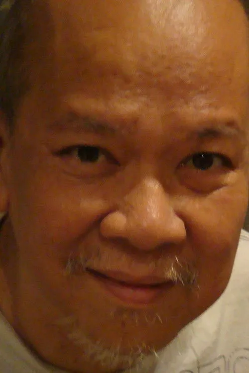 Cris Vertido interpretando a Sonny Lofranco