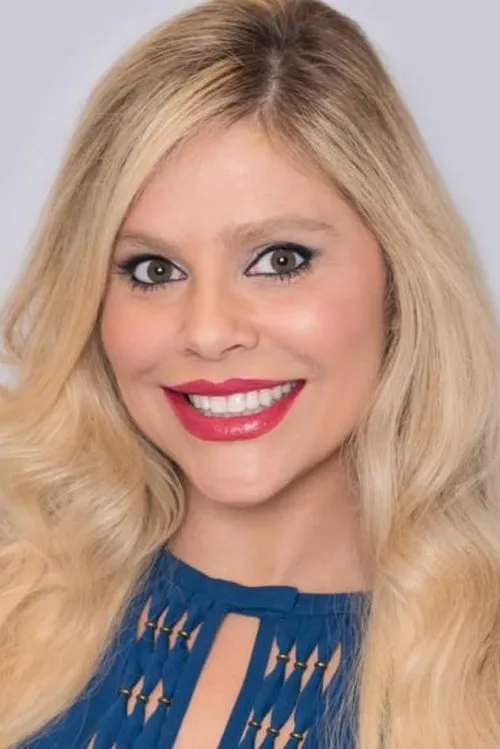 Cristin Michele interpretando a Tina Toppers