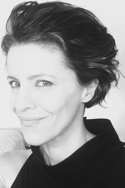 Cristina Cunha interpretando a Filipa, Rafael's partner