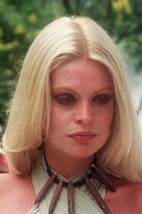 Cristina Martinez interpretando a Katia