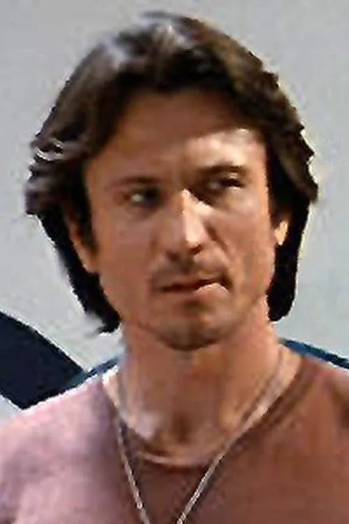 Conor Nolan ha trabajado con Crofton Hardester en 1 ocasiones