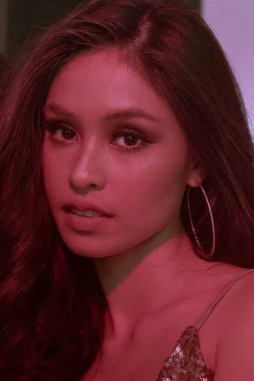 Crystal Paras — personaje: Nori Buenaventura