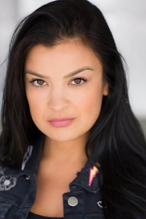 Crystle Lightning interpretando a Sapphire