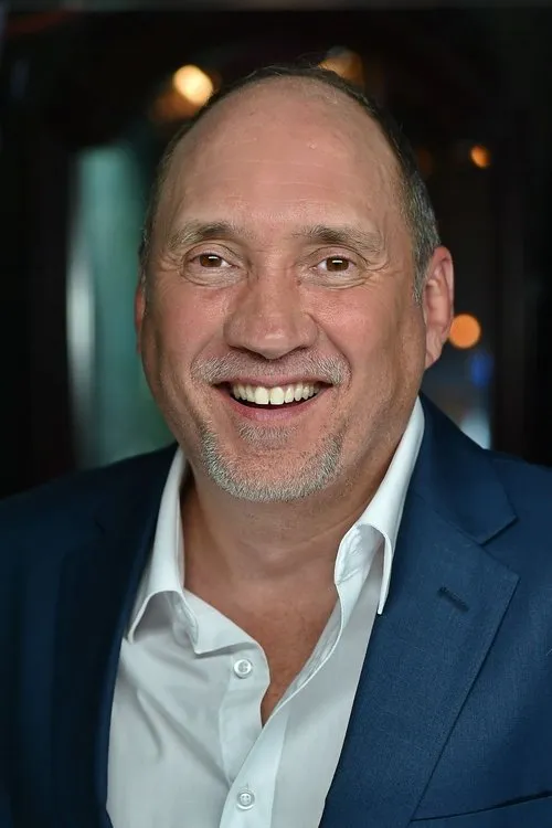 Cullen Douglas interpretando a Dr. Sickinger