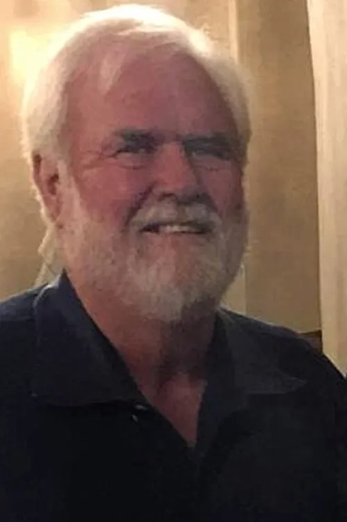 Curt Dubost interpretando a Father of the Bride