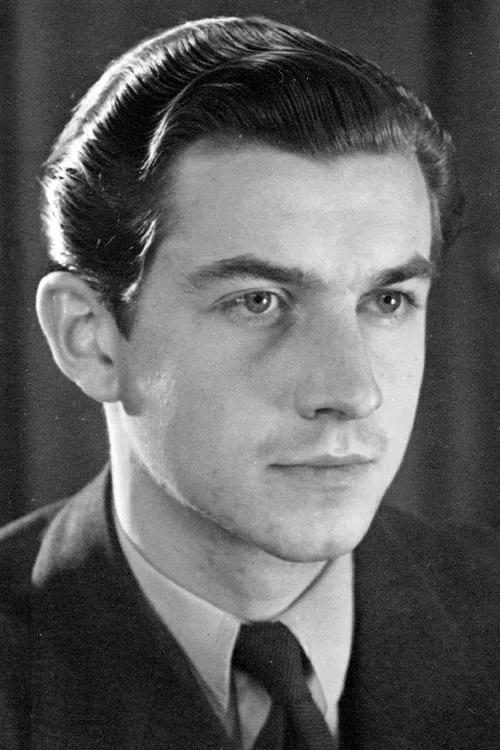 Curt Masreliez interpretando a Diplomat