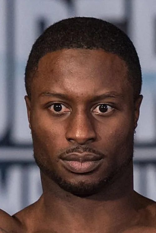 Custio Clayton interpretando a Self