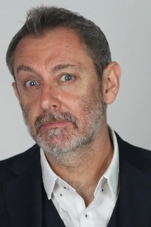 Andrew Elias ha trabajado con Cy Henty en 2 ocasiones