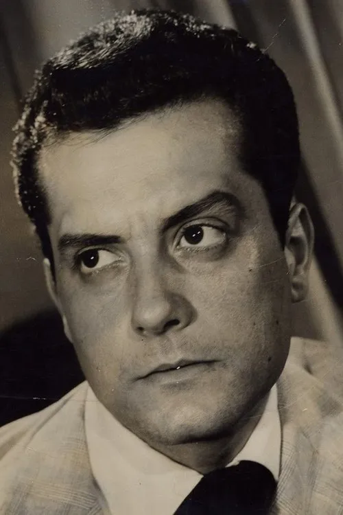 Cyll Farney interpretando a César / Mauro