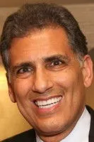 Andrew Young ha trabajado con Cyrus Nowrasteh en 1 ocasiones