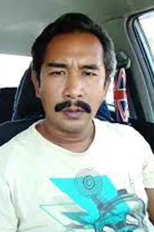 Syed Ahmad ha trabajado con D'boy Hamdan en 1 ocasiones