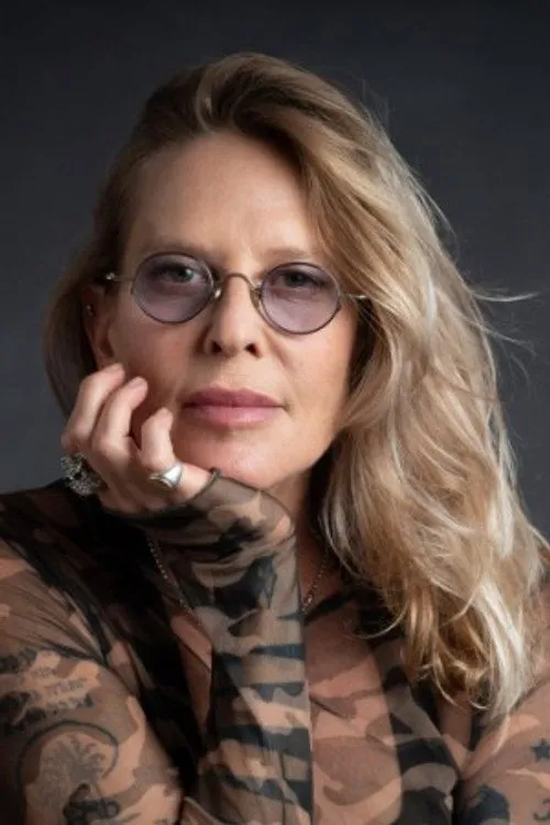 Dafna Rechter interpretando a