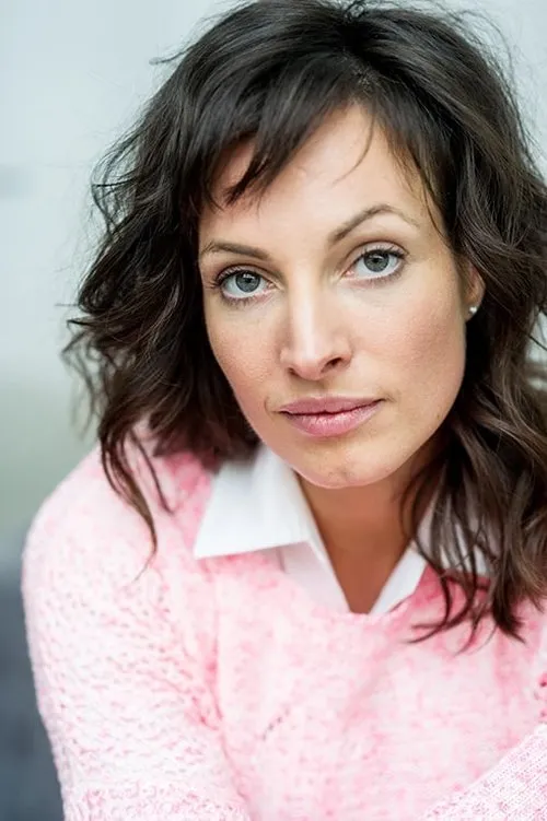 Dagny Dewath interpretando a Marie