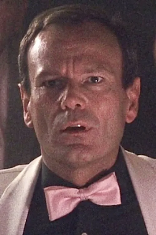 Suzanne Neve ha trabajado con Dallas Adams en 1 ocasiones