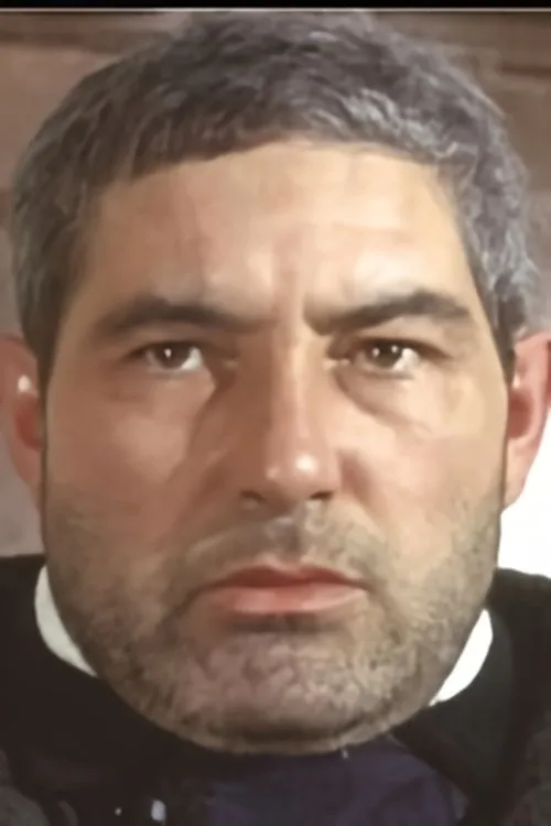 James Cairncross ha trabajado con Dallas Cavell en 2 ocasiones