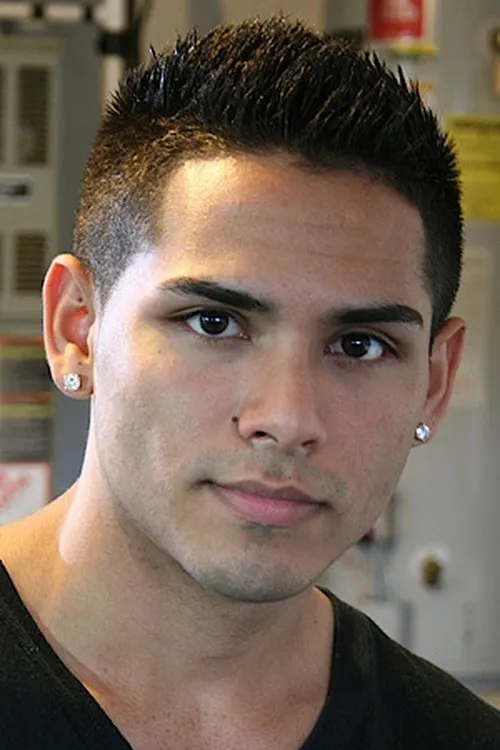 Damian Cruz interpretando a 