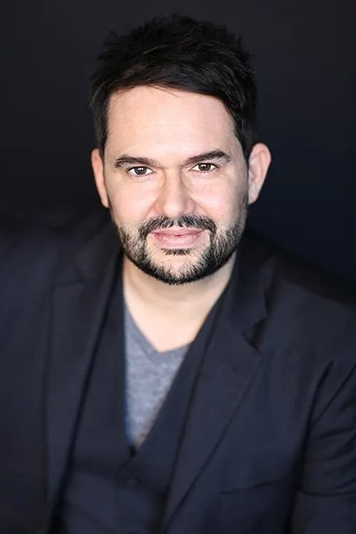 Damian Nixey interpretando a Thomas