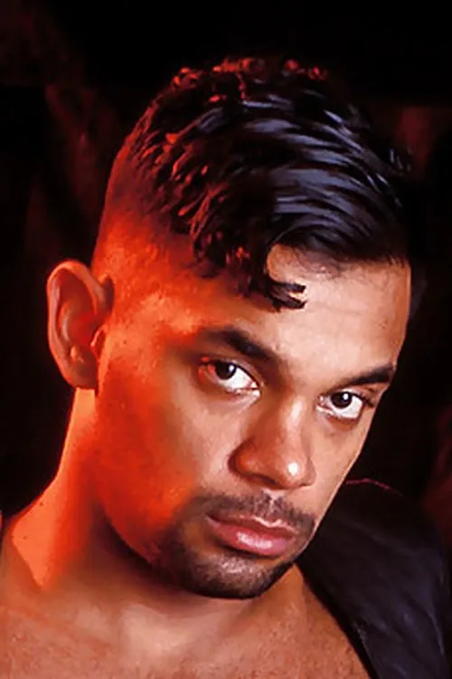 Damon Page interpretando a