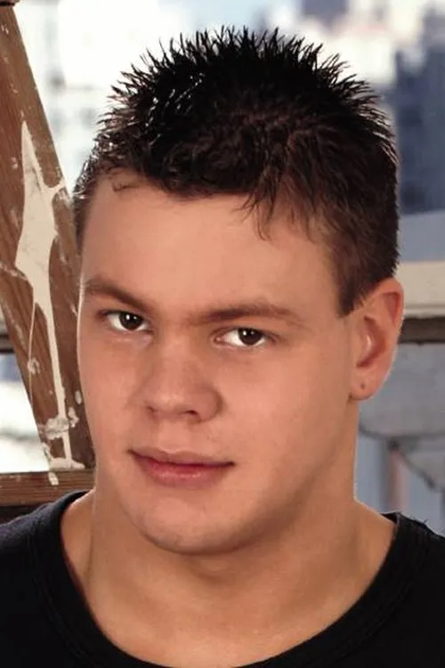 Damon Phoenix interpretando a 