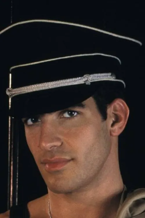 Dan Hughes interpretando a