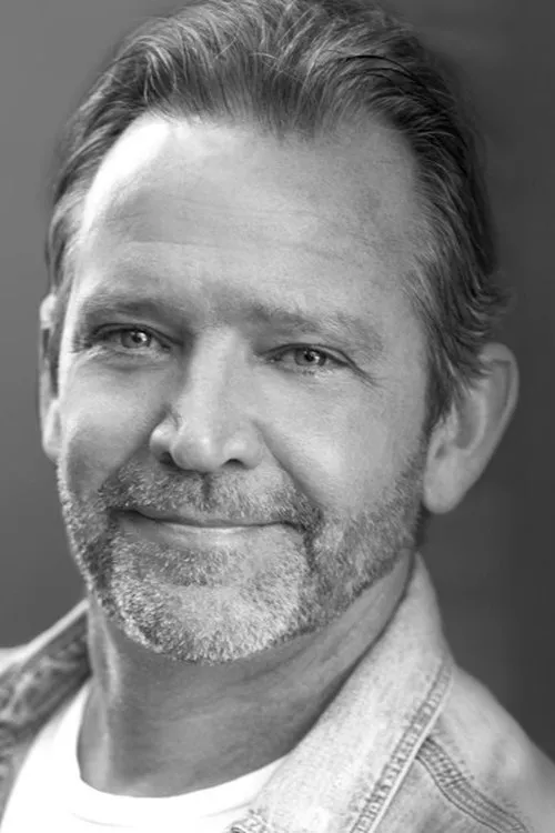 Lisa Akey ha trabajado con Dan Moriarty en 1 ocasiones