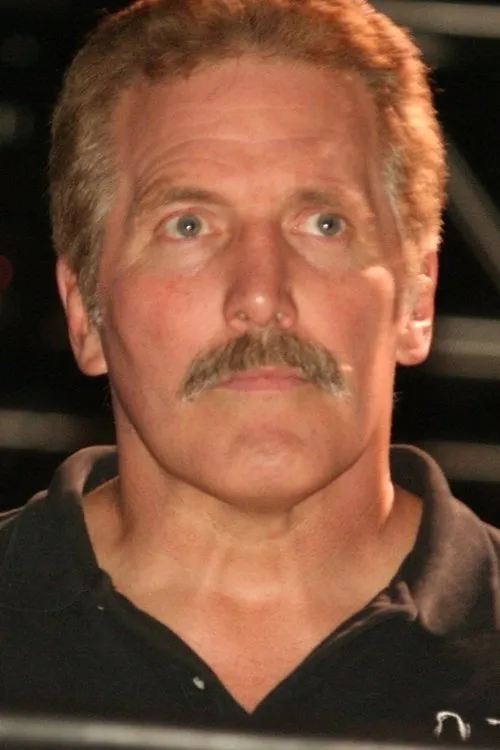 Dan Severn interpretando a Self