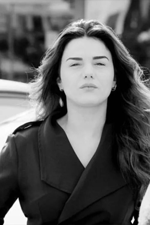 Dana Mardini — personaje: Leena