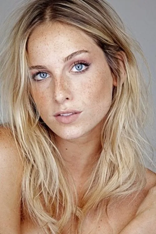 Dani Gondim — personaje: Nicole Escobar Clivan