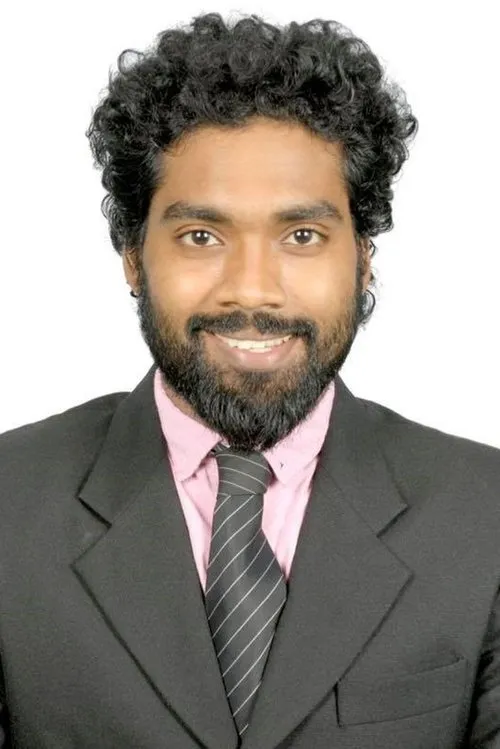 Daniel Annie Pope interpretando a 