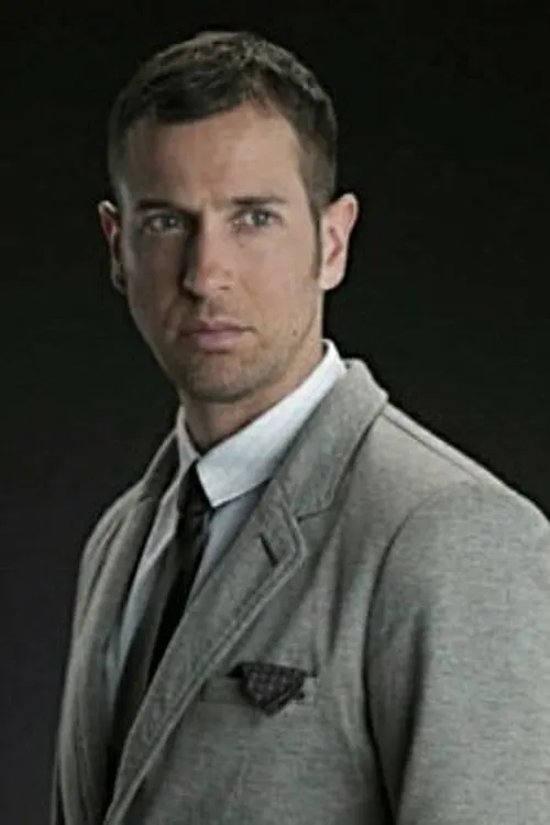 Daniel Berlanga interpretando a Emiliano