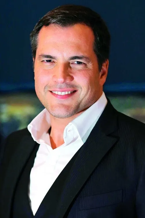 Daniel Boaventura interpretando a Heitor