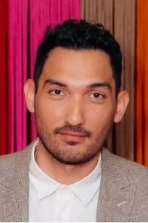 Kevin P. Gabel ha trabajado con Daniel Ekaputra en 1 ocasiones