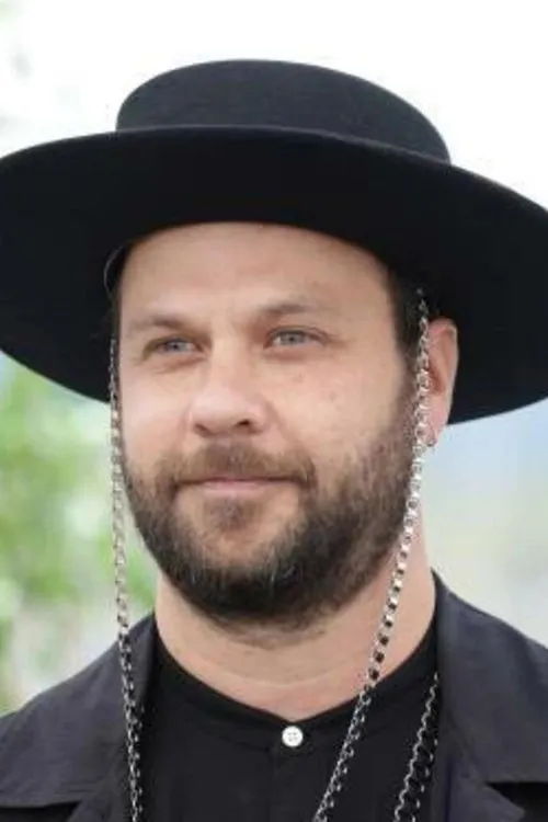 Daniel Elías interpretando a Morán