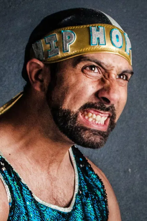 Daniel Garcilazo interpretando a Hip Hop Man