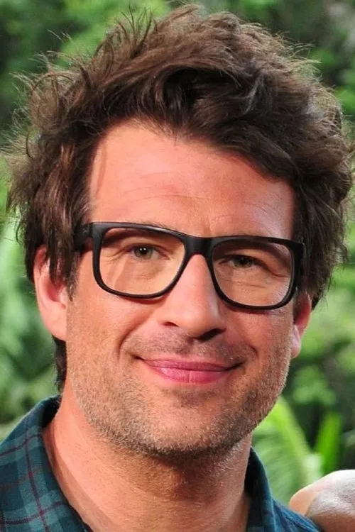 Daniel Hartwich — personaje: Self - Host