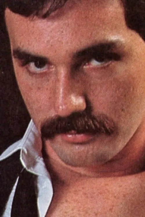 Jeff Stone ha trabajado con Daniel Holt en 4 ocasiones