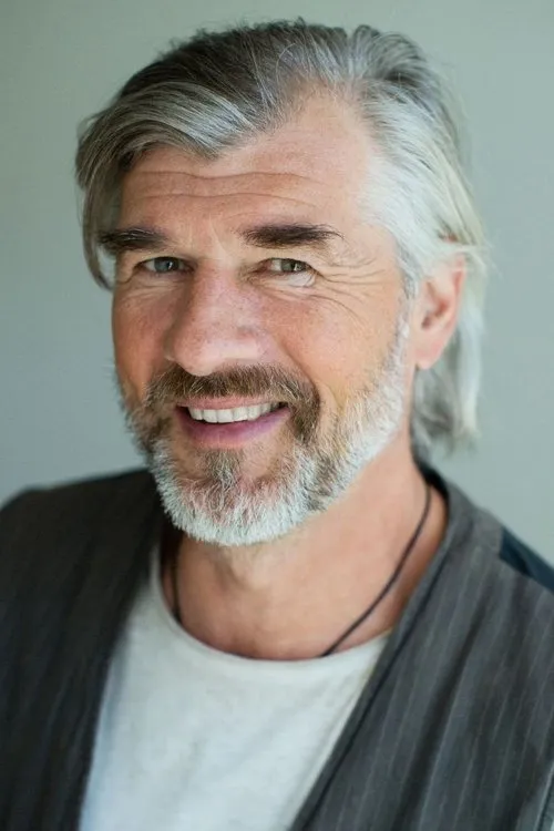 Daniel Morgenroth interpretando a Nick Lemberg