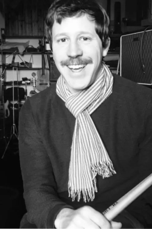 Daniel Nentwig interpretando a Himself