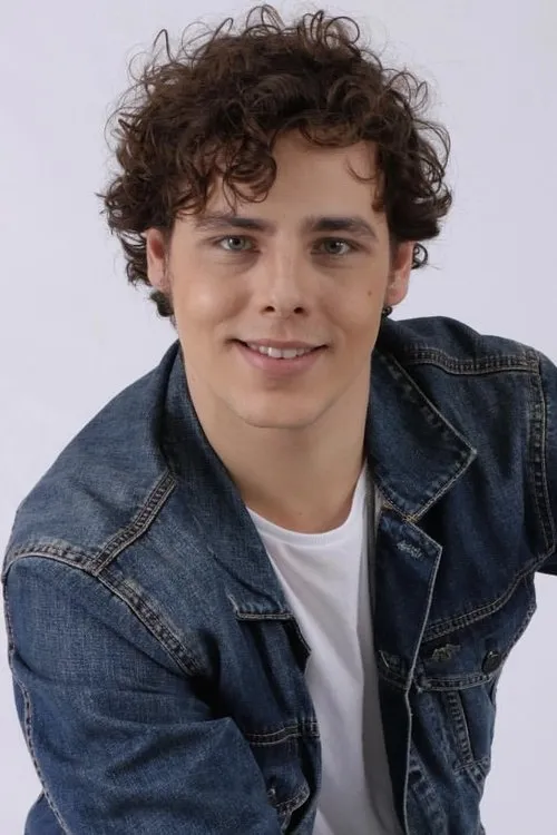 Daniel Simioni interpretando a Count Dracula