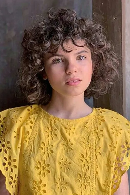 Daniela Rubio interpretando a Luna