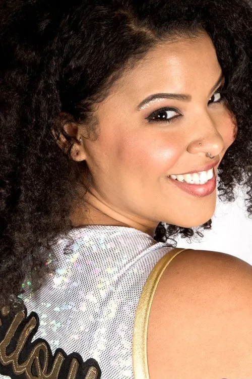 Danielle Paultre interpretando a Willow Nightingale