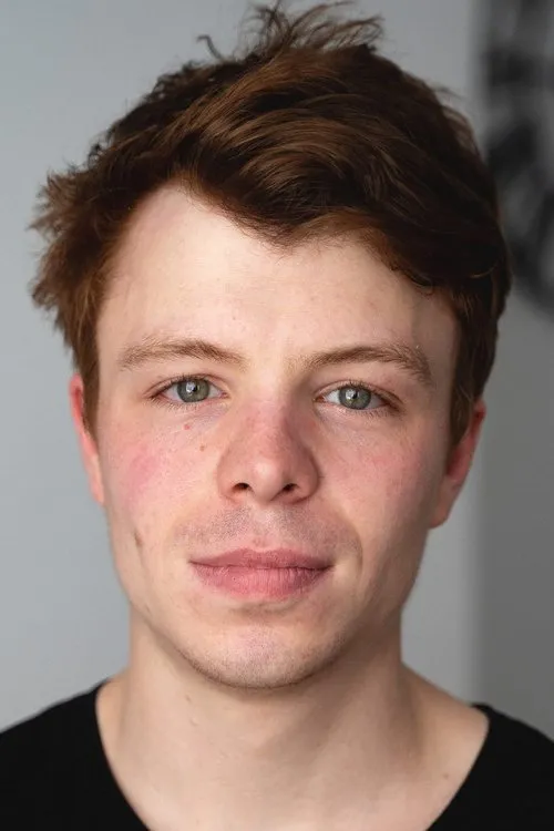 Данил Тябин interpretando a 