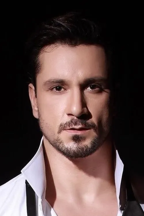 Chitrashi Rawat ha trabajado con Danish Bhatt en 1 ocasiones