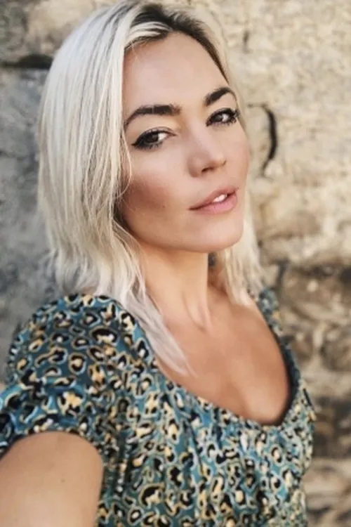 Anthea Turner ha trabajado con Danni Menzies en 1 ocasiones